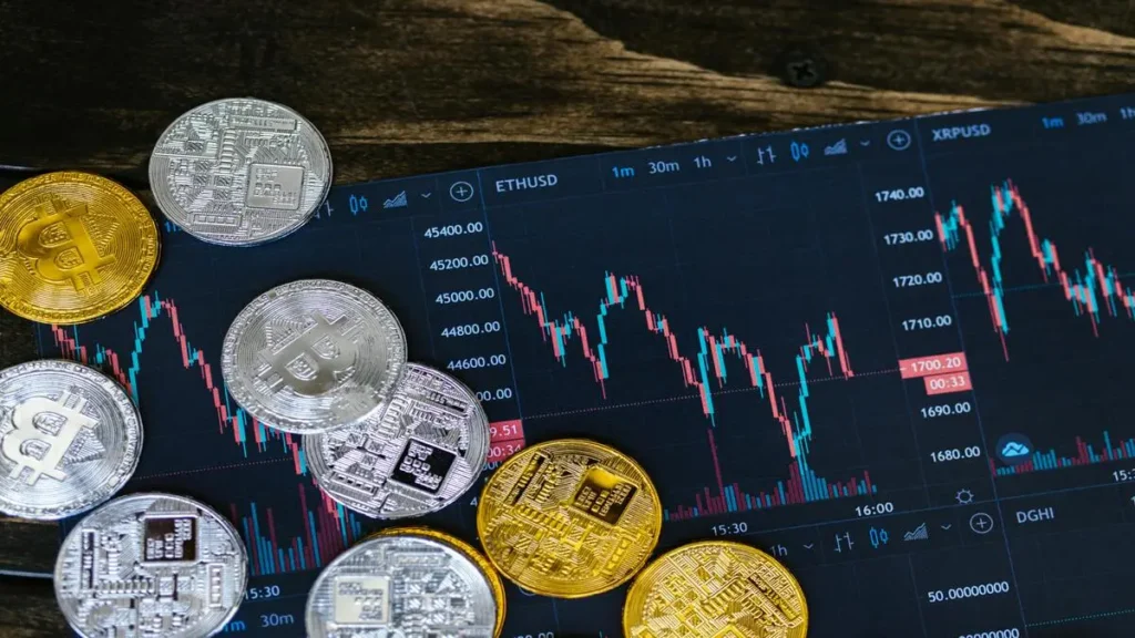 Gráficos de Preços de Criptomoedas Kaia- ETHUSD e XRPUSD Gráficos comparativos dos preços de ETHUSD e XRPUSD em diferentes intervalos de tempo, mostrando flutuações e tendências no mercado de criptomoedas, junto ä Kaia.